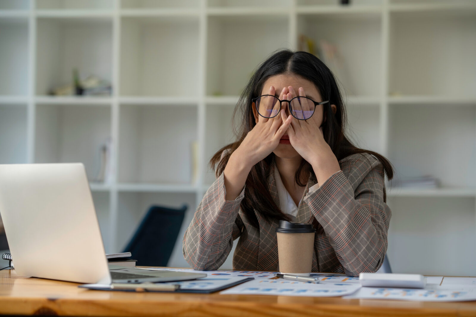 An employee raising a workplace concern in a one-to-one meeting